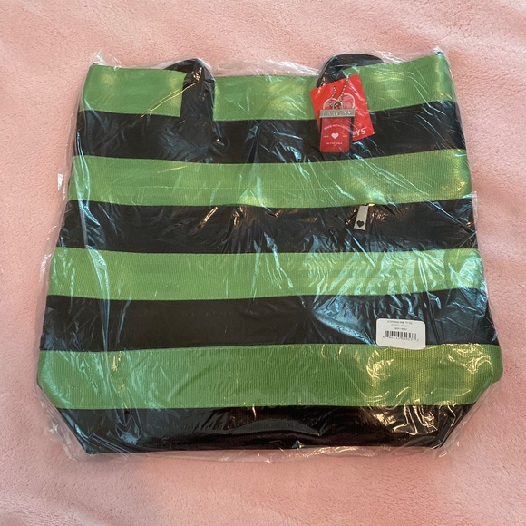 New in package Harveys Poison Apple Streamline Tote - Picture 1 of 3
